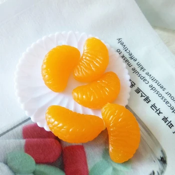 Tanduzi на Едро 100 бр. пластмасови фалшиви портокали миниатюри Kawaii моделиране на плодове мини фалшиви моделиране на храни оранжево САМ Deco части