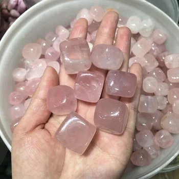 Естествен кристал розов кварц удари на камък полиран розов камък, кварц изцеление