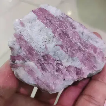 Естествен червен турмалин rought камък рубеллит камъни, кристални образци