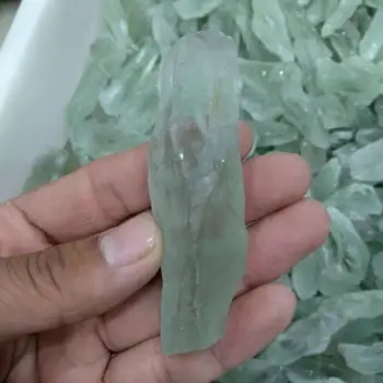Зелени кристали кианита x3 неполированные минерали висококачествен градешки камък